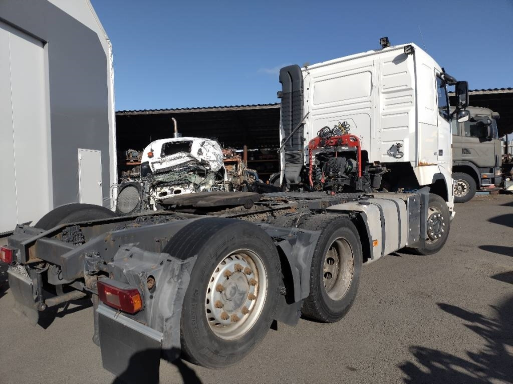 Volvo FH460 6x2 veturi kääntyvä teli - Sadulveok: pilt 3 Volvo FH460 6x2 veturi kääntyvä teli - Sadulveok: pilt 3