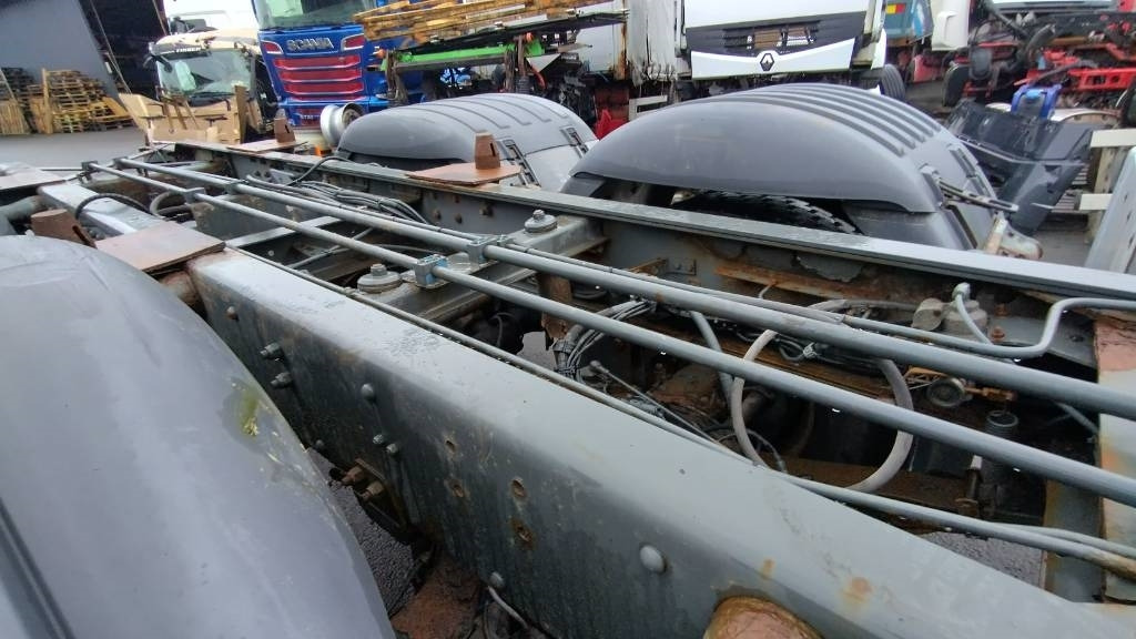 Scania R164 480 rautajouset,av4100mm , ADR. HIENO!! - Kabiinišassiiga veoauto: pilt 4 Scania R164 480 rautajouset,av4100mm , ADR. HIENO!! - Kabiinišassiiga veoauto: pilt 4