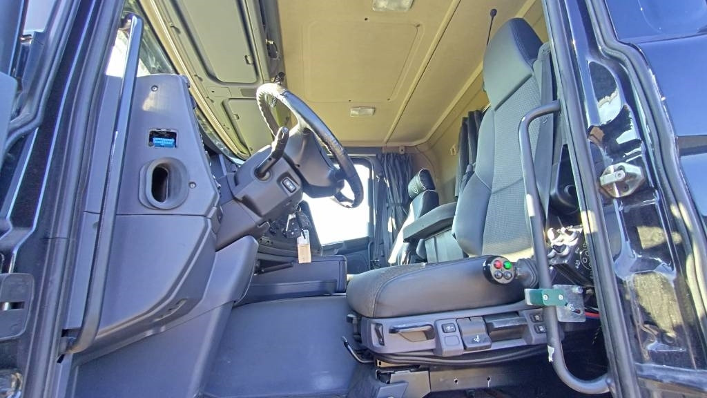 Scania R490 8x4 multilift vaijerilaite,napaperät - Nöörtõstukiga veoauto: pilt 3 Scania R490 8x4 multilift vaijerilaite,napaperät - Nöörtõstukiga veoauto: pilt 3