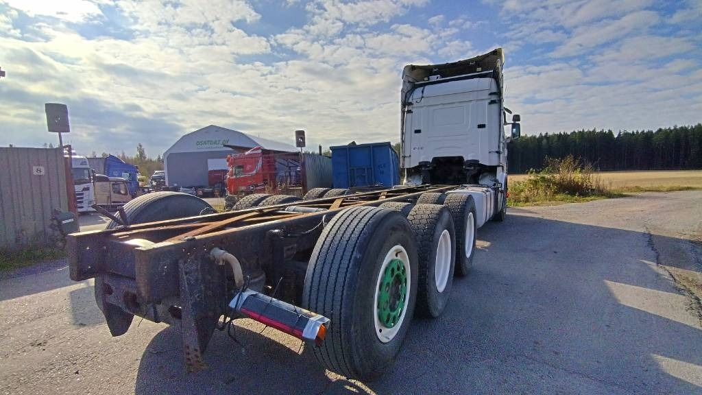 Scania R500 8x4 ilmajousi alusta - Kabiinišassiiga veoauto: pilt 3 Scania R500 8x4 ilmajousi alusta - Kabiinišassiiga veoauto: pilt 3