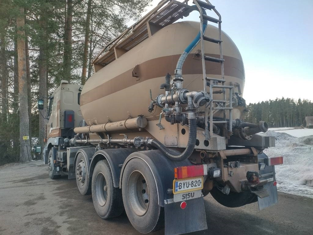 Sisu E14 8x2 kippipainepytty+kompura - Tsisternauto: pilt 4 Sisu E14 8x2 kippipainepytty+kompura - Tsisternauto: pilt 4
