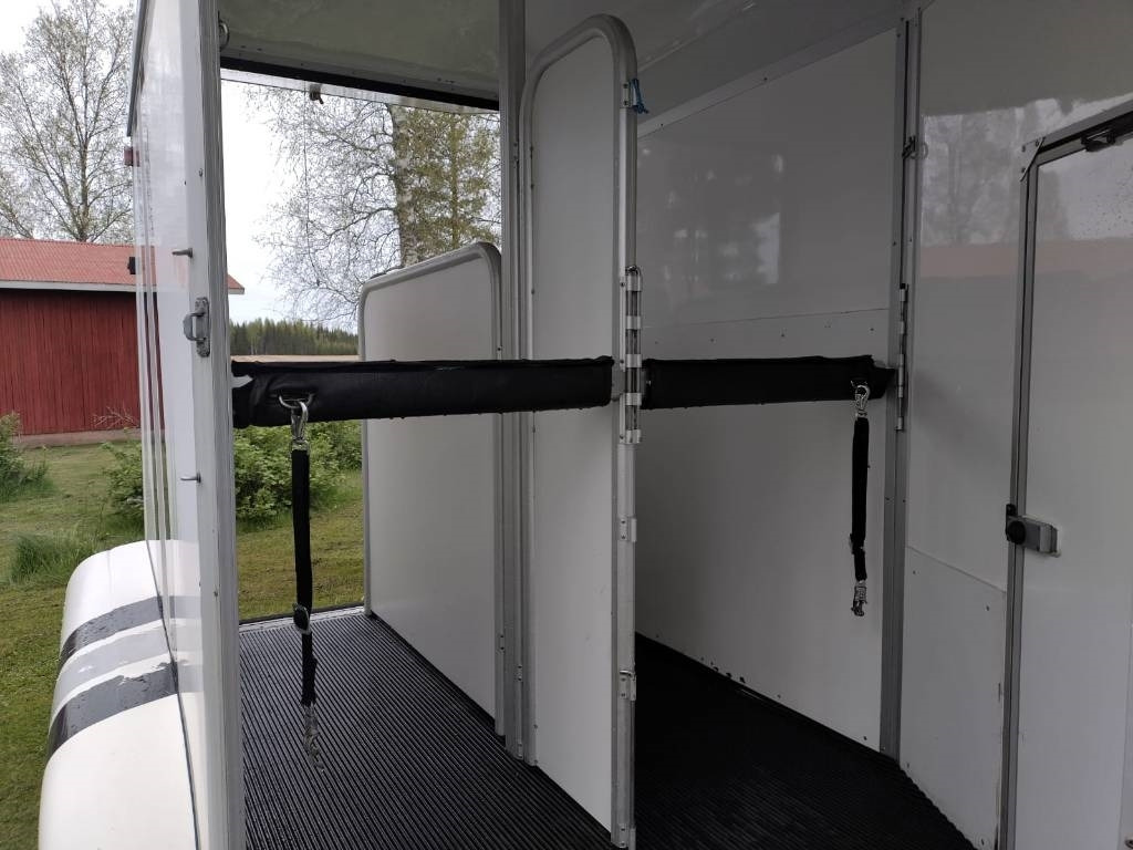 Umeå A45 Hevostraileri, etupurku - Loomaveo järelhaagis: pilt 5 Umeå A45 Hevostraileri, etupurku - Loomaveo järelhaagis: pilt 5