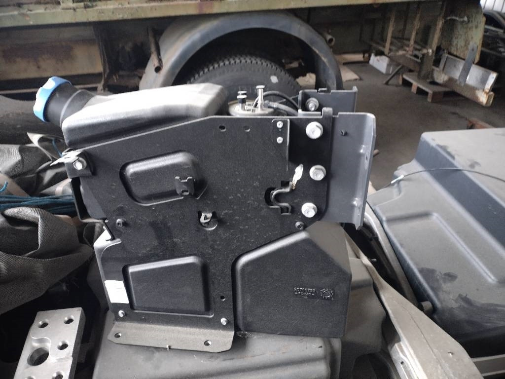 Volvo Adblue säiliö FL - Raam/ Konstruktsioon - Veoauto: pilt 4 Volvo Adblue säiliö FL - Raam/ Konstruktsioon - Veoauto: pilt 4