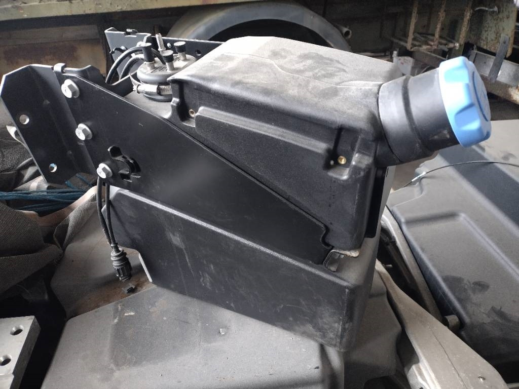 Volvo Adblue säiliö FL - Raam/ Konstruktsioon - Veoauto: pilt 1 Volvo Adblue säiliö FL - Raam/ Konstruktsioon - Veoauto: pilt 1