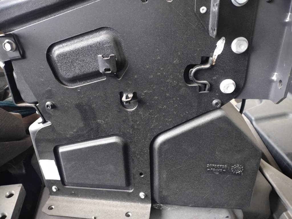 Volvo Adblue säiliö FL - Raam/ Konstruktsioon - Veoauto: pilt 3 Volvo Adblue säiliö FL - Raam/ Konstruktsioon - Veoauto: pilt 3