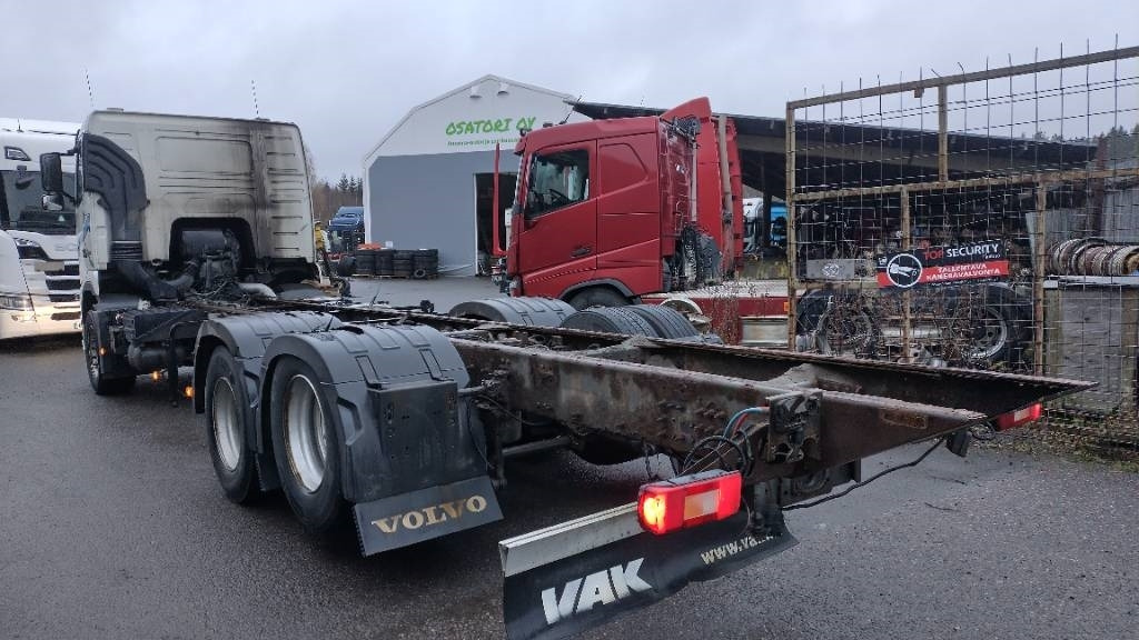 Volvo FH13 6x2 alusta, manuaalivaihteisto - Kabiinišassiiga veoauto: pilt 4 Volvo FH13 6x2 alusta, manuaalivaihteisto - Kabiinišassiiga veoauto: pilt 4