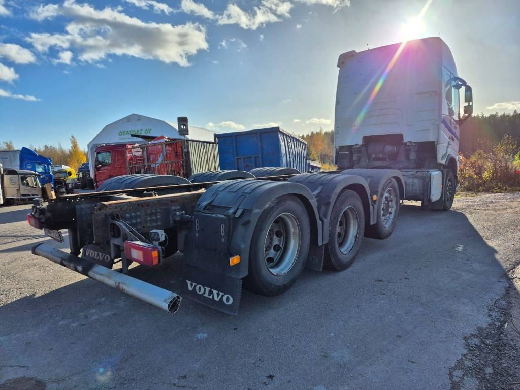 Volvo FH500 8x2 alusta - Kabiinišassiiga veoauto: pilt 3 Volvo FH500 8x2 alusta - Kabiinišassiiga veoauto: pilt 3