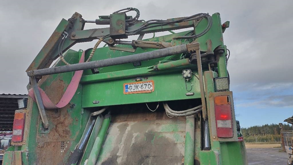 Volvo FM330 6x2 Norba pakkaaja,molokki nostin, manuaali - Prügiauto: pilt 3 Volvo FM330 6x2 Norba pakkaaja,molokki nostin, manuaali - Prügiauto: pilt 3