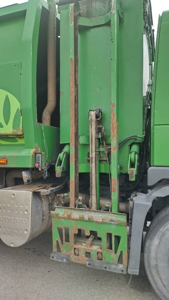 Volvo FM9 6x2 pakkaaja +nostin +etukippo - Prügiauto: pilt 3 Volvo FM9 6x2 pakkaaja +nostin +etukippo - Prügiauto: pilt 3