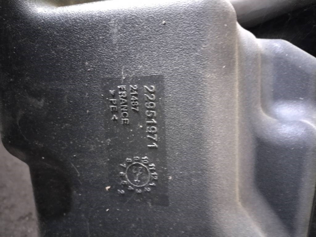 Volvo Polttoaine tankki 2+2 - Raam/ Konstruktsioon - Veoauto: pilt 3 Volvo Polttoaine tankki 2+2 - Raam/ Konstruktsioon - Veoauto: pilt 3