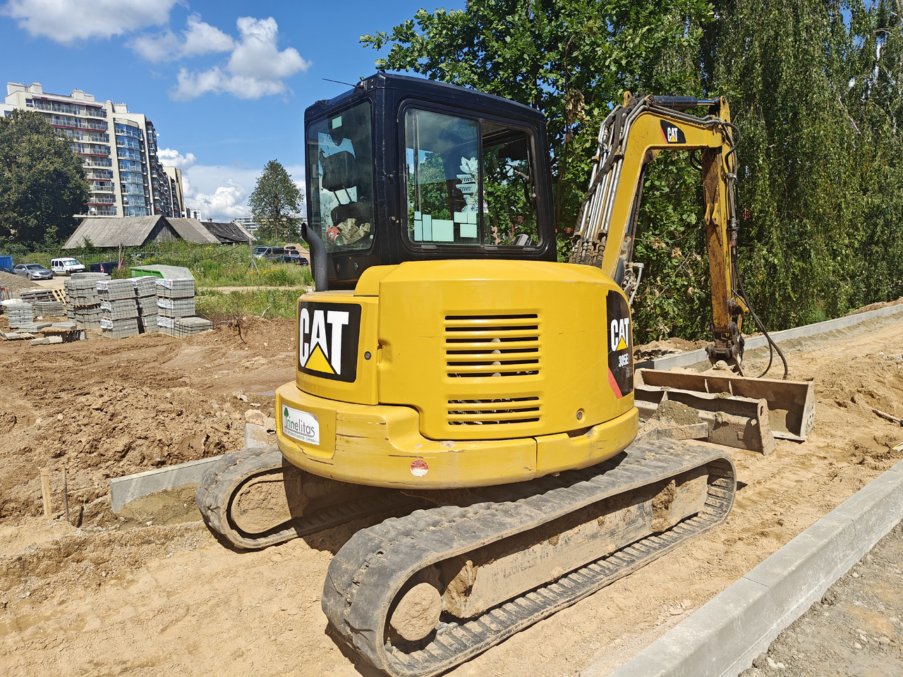 CATERPILLAR 305E2 - Miniekskavaator: pilt 1 CATERPILLAR 305E2 - Miniekskavaator: pilt 1