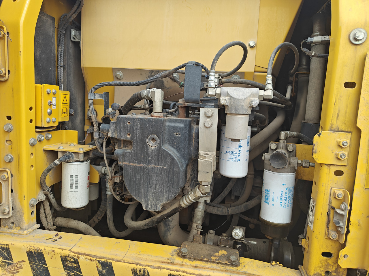 Lintekskavaator KOMATSU HB 215LC-2: pilt 17