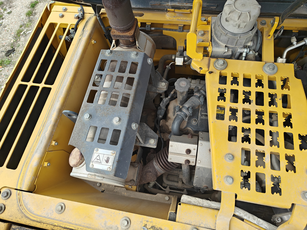 Lintekskavaator KOMATSU HB 215LC-2: pilt 19