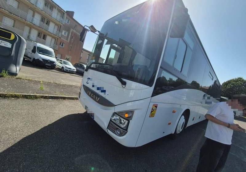 Iveco CROSSWAY/ SPROWADZONY / KLIMA / 64 MIEJSCA - Maakonnaliini buss: pilt 1 Iveco CROSSWAY/ SPROWADZONY / KLIMA / 64 MIEJSCA - Maakonnaliini buss: pilt 1
