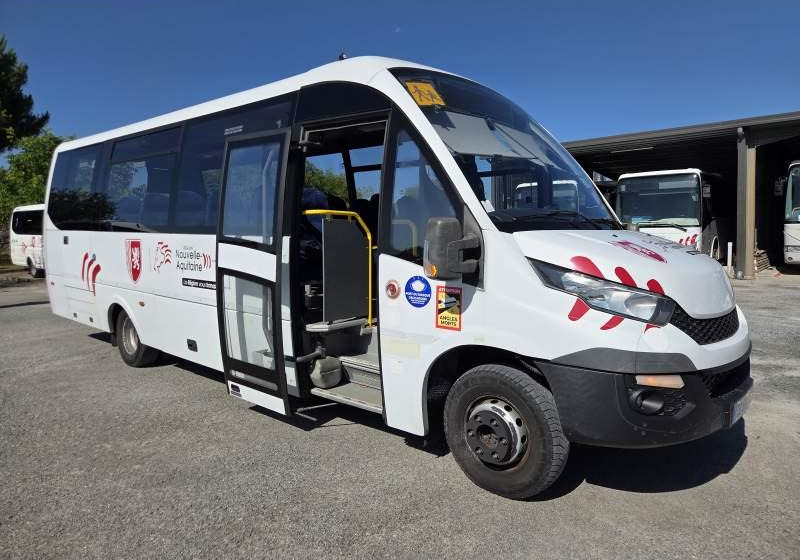 Iveco ROSERO FIRST / SPROWADZONE / 35 MIEJSC - Väikebuss, Mikrobuss: pilt 1 Iveco ROSERO FIRST / SPROWADZONE / 35 MIEJSC - Väikebuss, Mikrobuss: pilt 1
