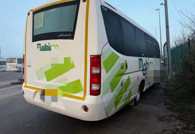 Mercedes-Benz SUNRIDER 818 VARIO / SPROWADZONY / 36 MIEJSC - Väikebuss, Mikrobuss: pilt 4 Mercedes-Benz SUNRIDER 818 VARIO / SPROWADZONY / 36 MIEJSC - Väikebuss, Mikrobuss: pilt 4