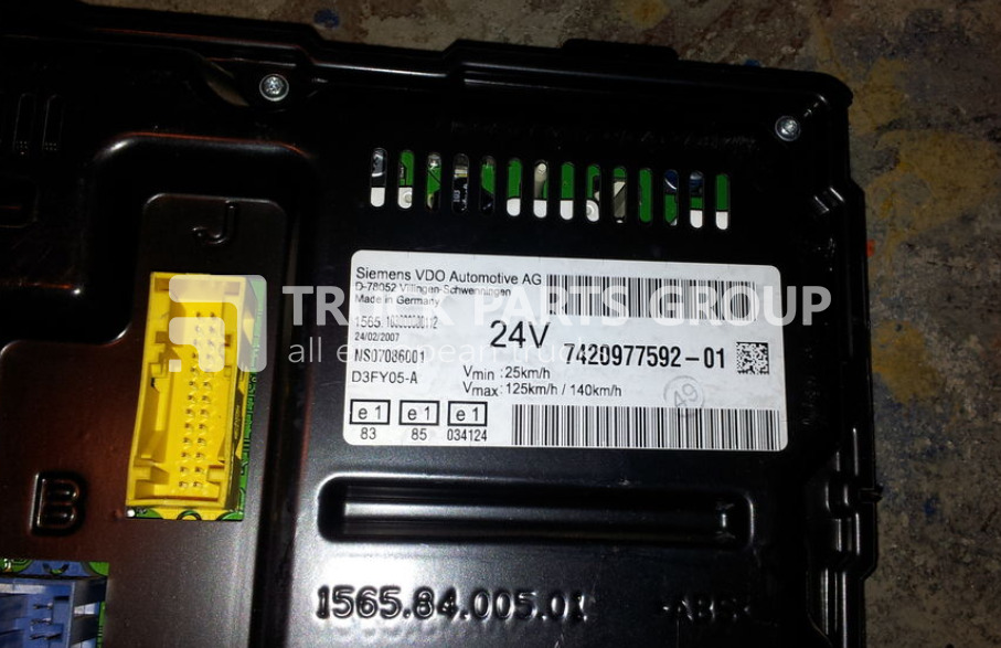 RENAULT Premium DXI EURO 3, EUR 4, EURO 5 emission, instrument panel, in dashboard - Armatuurlaud - Veoauto: pilt 2 RENAULT Premium DXI EURO 3, EUR 4, EURO 5 emission, instrument panel, in dashboard - Armatuurlaud - Veoauto: pilt 2