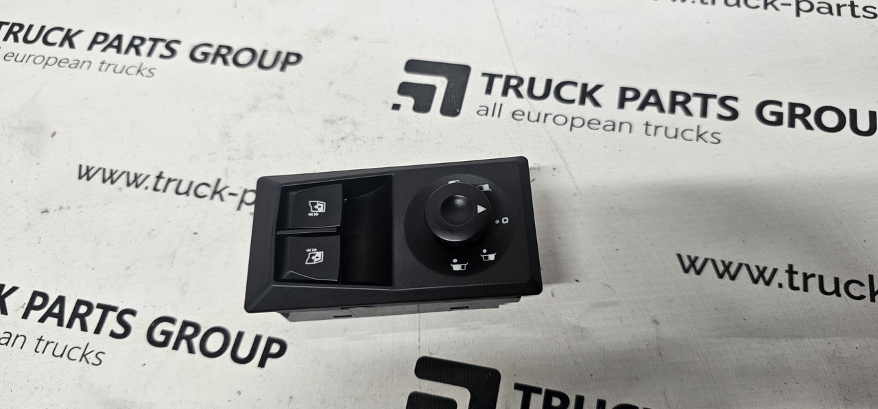 Renault T series RANGE, GAMA EURO6 window and mirror control unit 21972423, parking button control, parking brake switch 22107789, FADM, PDM, UPWD control unit, 22038906, 22038905, horn control switch - Armatuurlaud - Veoauto: pilt 1 Renault T series RANGE, GAMA EURO6 window and mirror control unit 21972423, parking button control, parking brake switch 22107789, FADM, PDM, UPWD control unit, 22038906, 22038905, horn control switch - Armatuurlaud - Veoauto: pilt 1