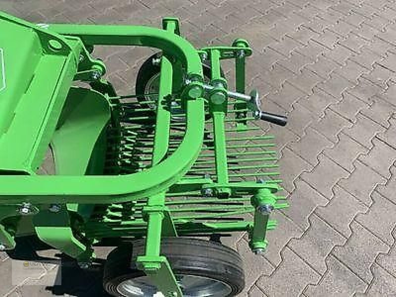 BOMET Kartoffelroder Bomet Z655/1 Kartoffel Roder Heckauswurf NEU - Kartulitehnika: pilt 3 BOMET Kartoffelroder Bomet Z655/1 Kartoffel Roder Heckauswurf NEU - Kartulitehnika: pilt 3