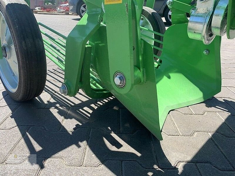 BOMET Kartoffelroder Bomet Z655/1 Kartoffel Roder Heckauswurf NEU - Kartulitehnika: pilt 2 BOMET Kartoffelroder Bomet Z655/1 Kartoffel Roder Heckauswurf NEU - Kartulitehnika: pilt 2