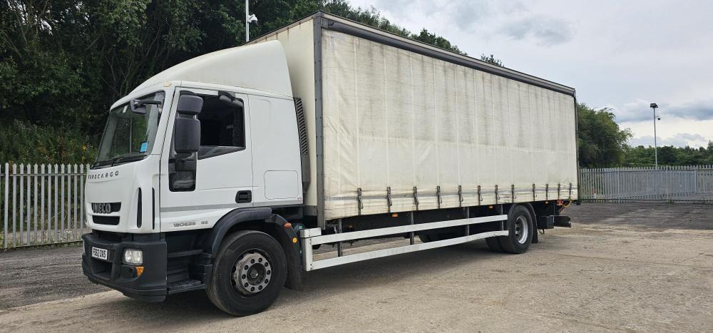 Iveco 18 ton curtain tail lift - Tent veoauto: pilt 3 Iveco 18 ton curtain tail lift - Tent veoauto: pilt 3