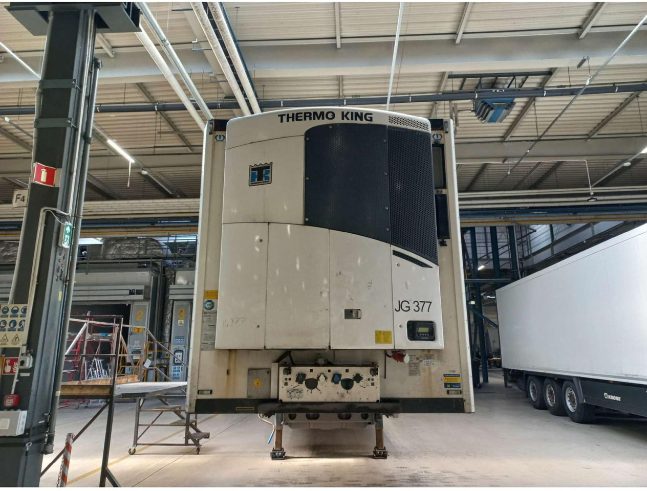 2018 Krone SDR Double Deck Cool Liner FP45 ThermoKing SLXi 300 Lifting Axle - Külmutiga poolhaagis: pilt 4 2018 Krone SDR Double Deck Cool Liner FP45 ThermoKing SLXi 300 Lifting Axle - Külmutiga poolhaagis: pilt 4