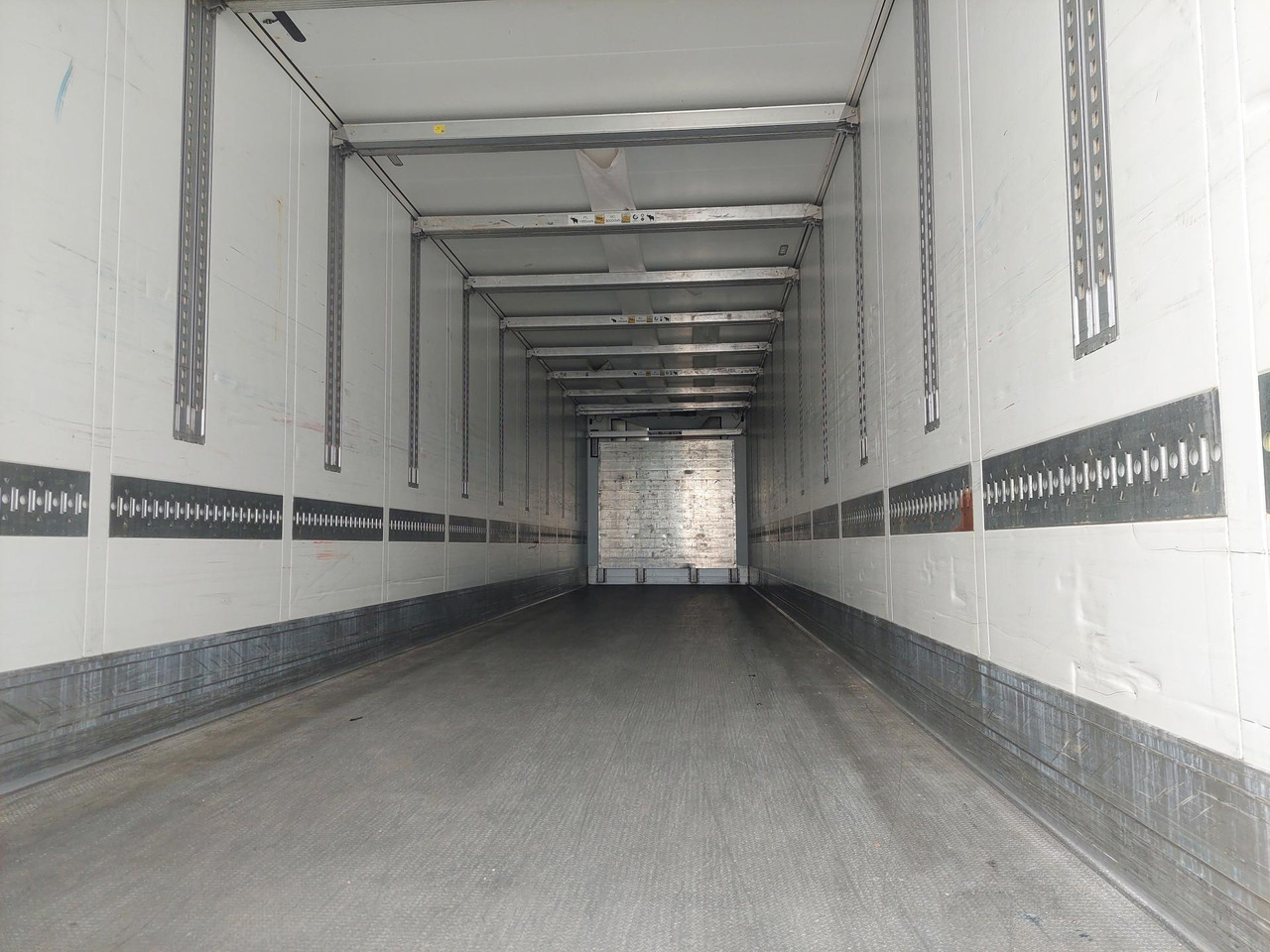 2018 Schmitz Cargobull SKO Double Deck FP 60 ThermoKing SLXi 300 Lifting Axle - Külmutiga poolhaagis: pilt 4 2018 Schmitz Cargobull SKO Double Deck FP 60 ThermoKing SLXi 300 Lifting Axle - Külmutiga poolhaagis: pilt 4