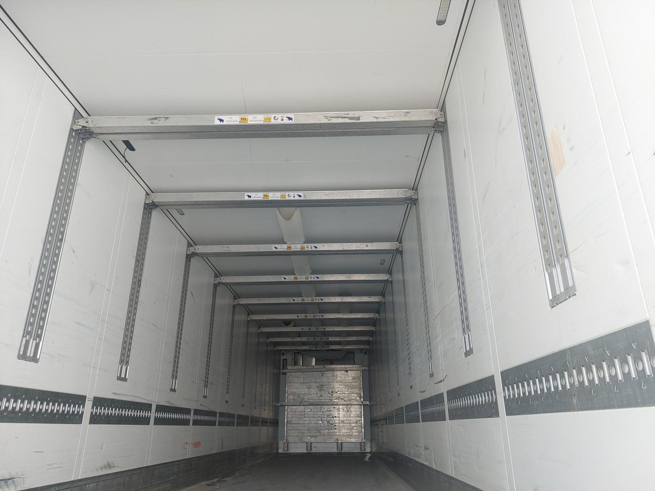 2018 Schmitz Cargobull SKO Double Deck FP 60 ThermoKing SLXi 300 Lifting Axle - Külmutiga poolhaagis: pilt 2 2018 Schmitz Cargobull SKO Double Deck FP 60 ThermoKing SLXi 300 Lifting Axle - Külmutiga poolhaagis: pilt 2