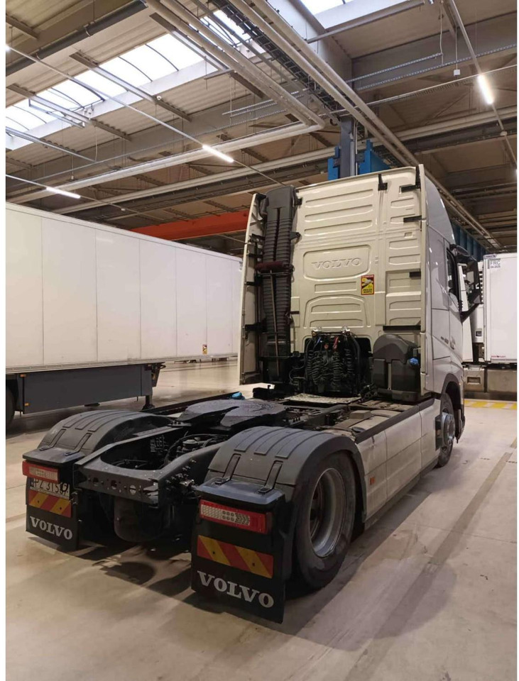 2023 Volvo FH 460 Globetrotter XL i-Save - Sadulveok: pilt 2 2023 Volvo FH 460 Globetrotter XL i-Save - Sadulveok: pilt 2
