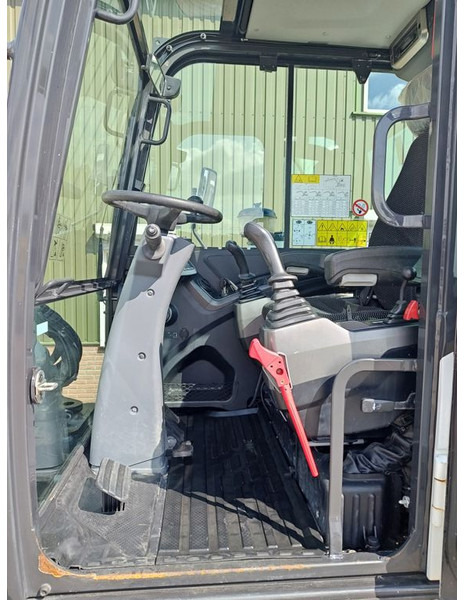 Ratastel ekskavaator Bobcat E57W: pilt 6