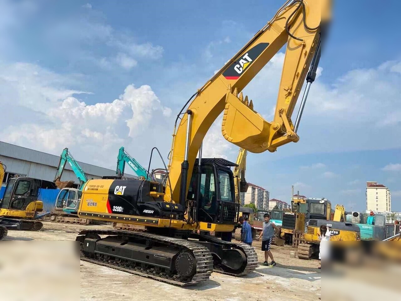 CATERPILLAR 320D2 - Lintekskavaator: pilt 2 CATERPILLAR 320D2 - Lintekskavaator: pilt 2