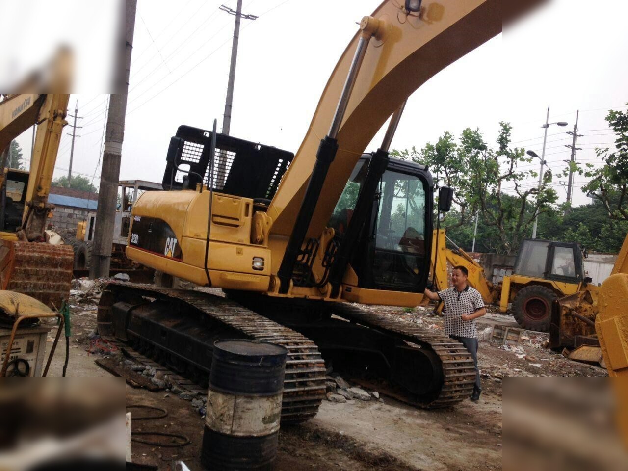 CATERPILLAR 325DL - Lintekskavaator: pilt 4 CATERPILLAR 325DL - Lintekskavaator: pilt 4