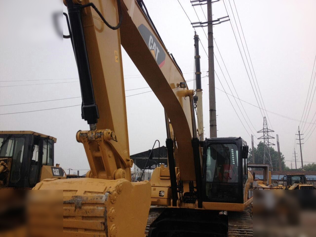 CATERPILLAR 325DL - Lintekskavaator: pilt 3 CATERPILLAR 325DL - Lintekskavaator: pilt 3