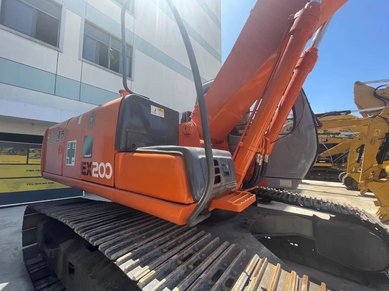 HITACHI ZX200 - Lintekskavaator: pilt 2 HITACHI ZX200 - Lintekskavaator: pilt 2