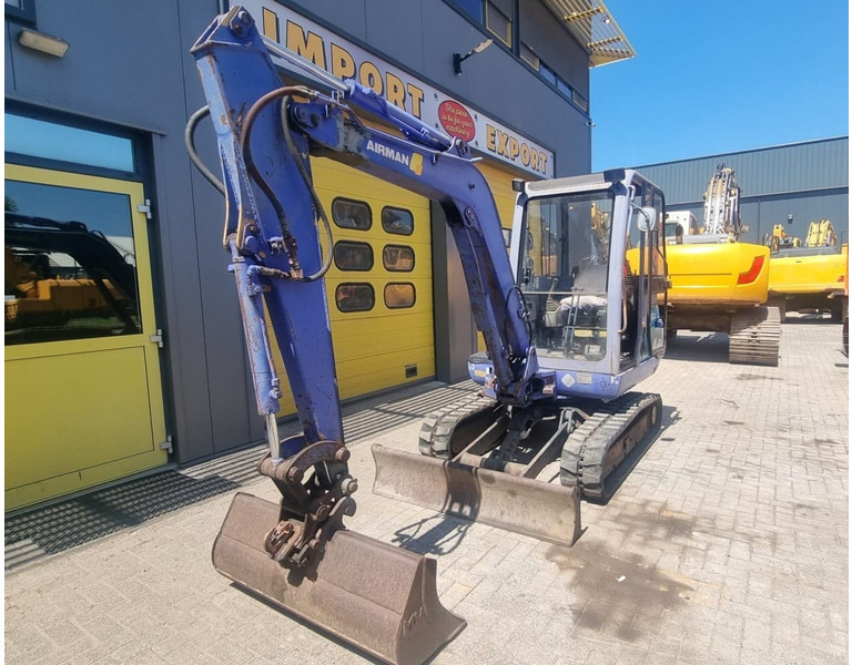 Airman AX30-2 - Miniekskavaator: pilt 3 Airman AX30-2 - Miniekskavaator: pilt 3
