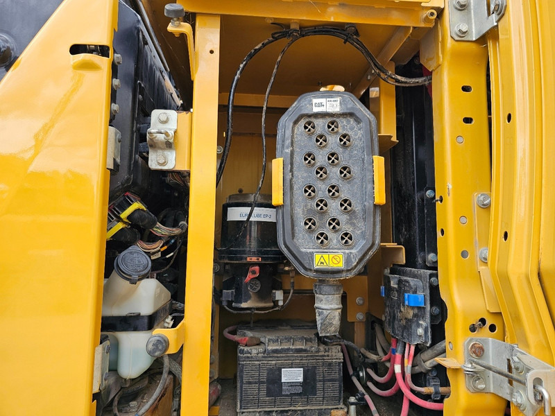 Lintekskavaator Caterpillar 323 ** Incl. full Trimble system **: pilt 11