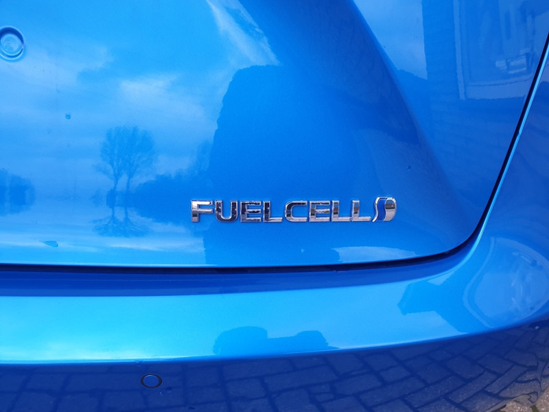 Uus Sedaan Toyota Mirai: pilt 12