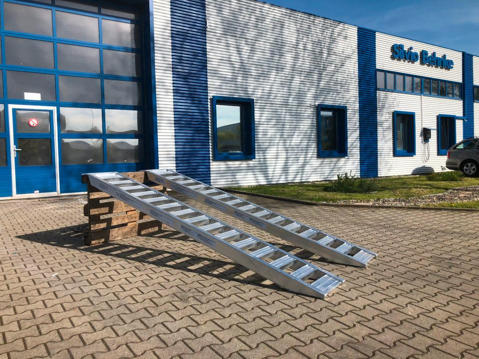 Alurampen Satz 3m 3000KG Minibagger Minilader Quad Auffahrrampe *INKL.19% MWST* - Laadimisramp: pilt 4 Alurampen Satz 3m 3000KG Minibagger Minilader Quad Auffahrrampe *INKL.19% MWST* - Laadimisramp: pilt 4