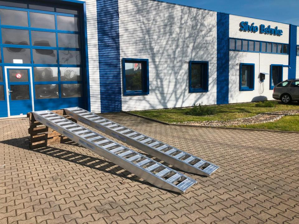 Alurampen Satz 4m 4000KG Minibagger Minilader Quad Auffahrrampe *INKL.19% MWST* - Laadimisramp: pilt 5 Alurampen Satz 4m 4000KG Minibagger Minilader Quad Auffahrrampe *INKL.19% MWST* - Laadimisramp: pilt 5