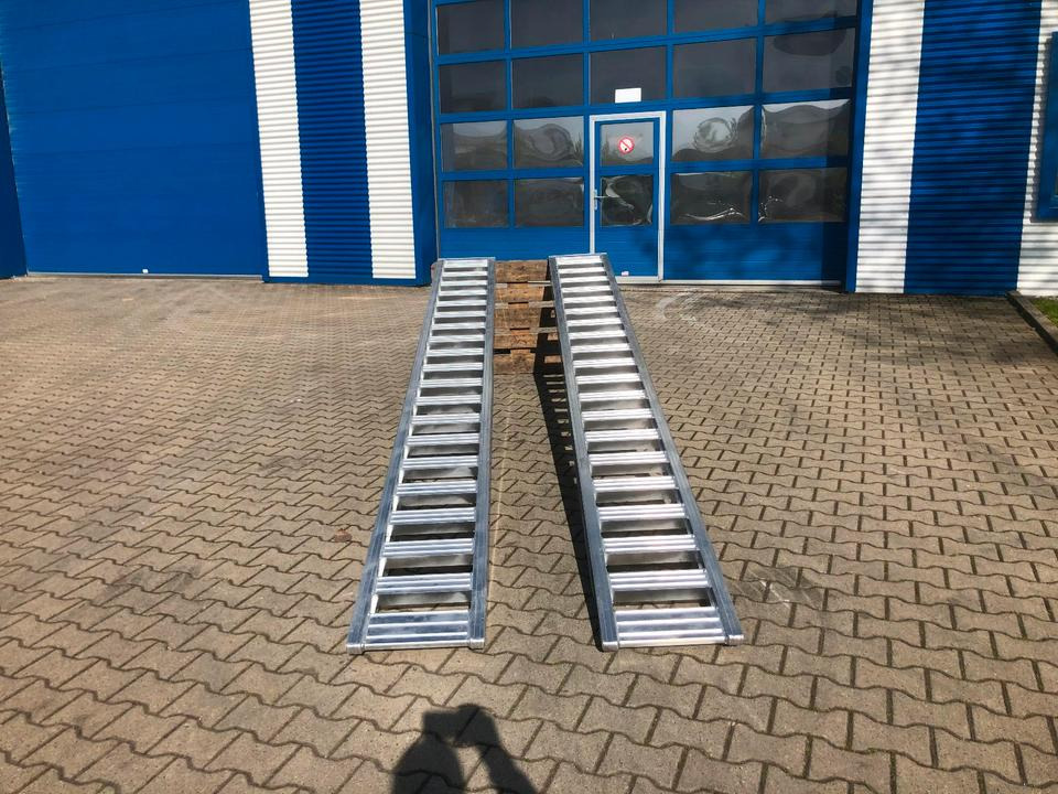 Alurampen Satz 4m 4000KG Minibagger Minilader Quad Auffahrrampe *INKL.19% MWST* - Laadimisramp: pilt 3 Alurampen Satz 4m 4000KG Minibagger Minilader Quad Auffahrrampe *INKL.19% MWST* - Laadimisramp: pilt 3