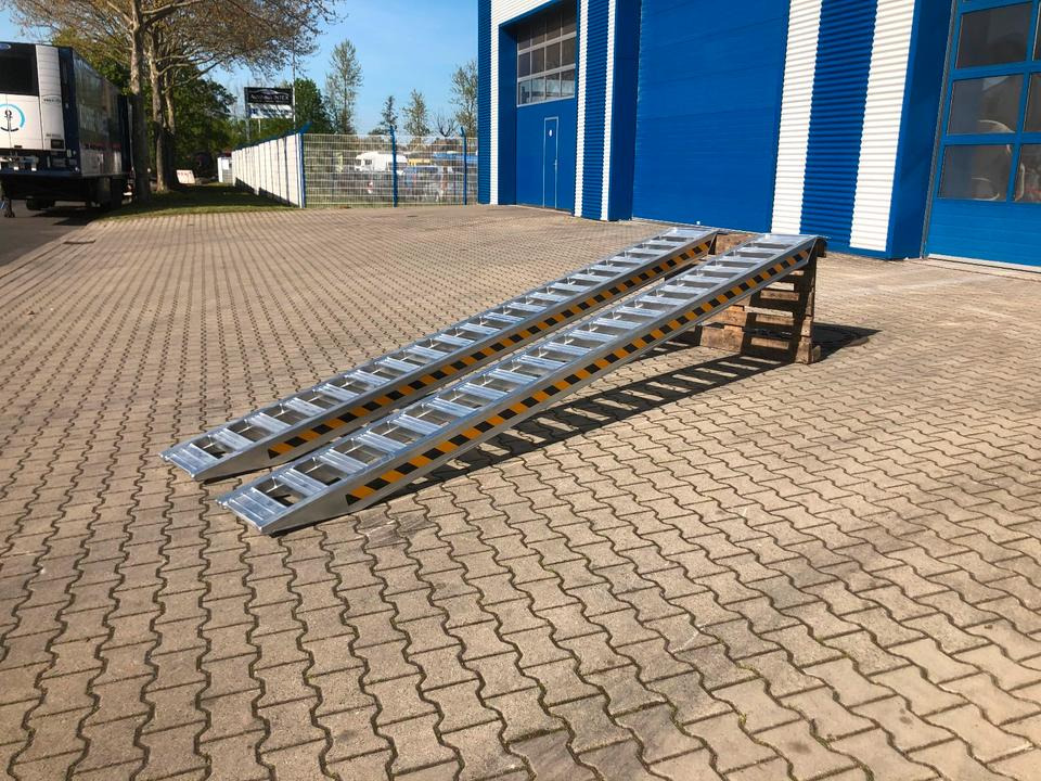 Alurampen Satz 4m 4000KG Minibagger Minilader Quad Auffahrrampe *INKL.19% MWST* - Laadimisramp: pilt 1 Alurampen Satz 4m 4000KG Minibagger Minilader Quad Auffahrrampe *INKL.19% MWST* - Laadimisramp: pilt 1