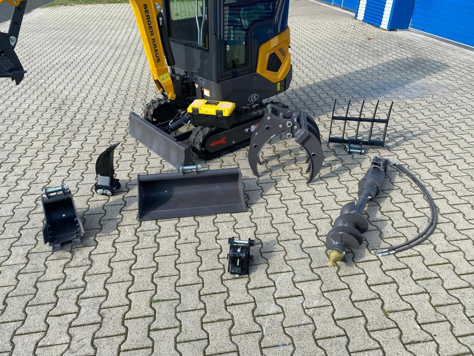 Minibagger BK1250KJSR inkl. kleinem Zubehörpaket *INKL.19% MWST*BERGER KRAUS*KUBOTA* VERSTELLFAHRWERK*SOFORT!* - Miniekskavaator: pilt 3 Minibagger BK1250KJSR inkl. kleinem Zubehörpaket *INKL.19% MWST*BERGER KRAUS*KUBOTA* VERSTELLFAHRWERK*SOFORT!* - Miniekskavaator: pilt 3