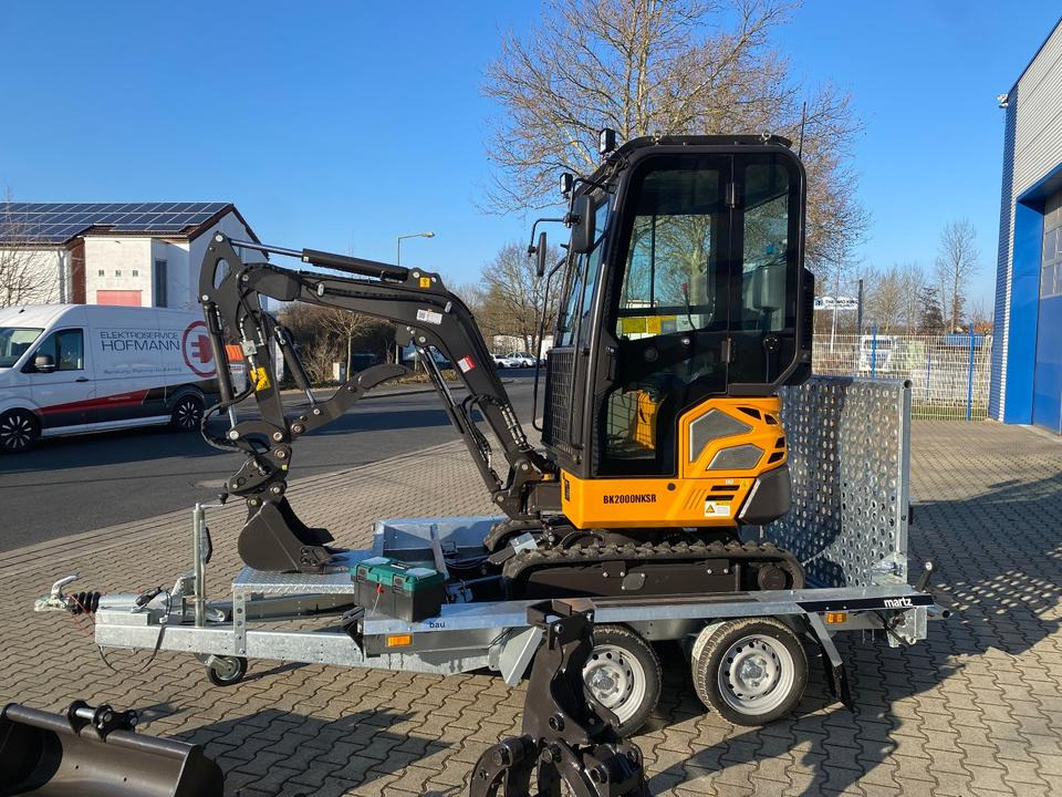 Minibagger BK2000NKSR + Tieflader + Zubehör *INKL.19% MWST*BERGER KRAUS*KUBOTA* KLIMA*SCHWENKARM*VERSTELLFAHRWERK* - Miniekskavaator: pilt 4 Minibagger BK2000NKSR + Tieflader + Zubehör *INKL.19% MWST*BERGER KRAUS*KUBOTA* KLIMA*SCHWENKARM*VERSTELLFAHRWERK* - Miniekskavaator: pilt 4