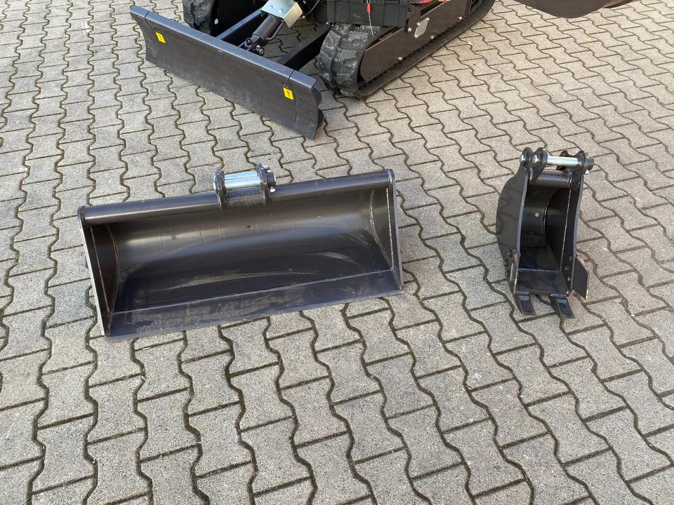 Minibagger BK2000NKSR inkl. Schaufelpaket *INKL.19% MWST*BERGER KRAUS*KUBOTA* KLIMA*SCHWENKARM*VERSTELLFAHRWERK* - Miniekskavaator: pilt 5 Minibagger BK2000NKSR inkl. Schaufelpaket *INKL.19% MWST*BERGER KRAUS*KUBOTA* KLIMA*SCHWENKARM*VERSTELLFAHRWERK* - Miniekskavaator: pilt 5