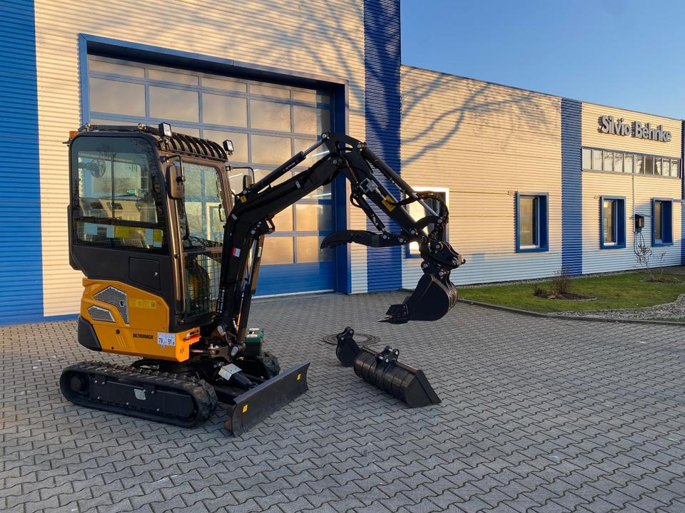 Minibagger BK2000NKSR inkl. Schaufelpaket *INKL.19% MWST*BERGER KRAUS*KUBOTA* KLIMA*SCHWENKARM*VERSTELLFAHRWERK* - Miniekskavaator: pilt 4 Minibagger BK2000NKSR inkl. Schaufelpaket *INKL.19% MWST*BERGER KRAUS*KUBOTA* KLIMA*SCHWENKARM*VERSTELLFAHRWERK* - Miniekskavaator: pilt 4