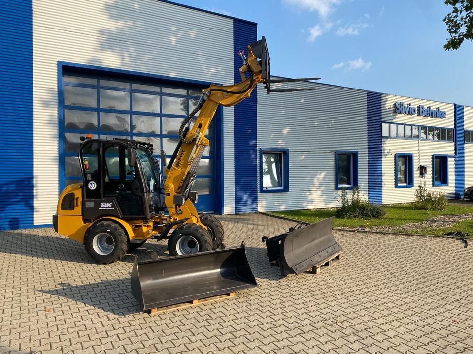Teleskoplader/Radlader BK810T inkl. Schneeschild *INKL.19% MWST*BERGER KRAUS*KUBOTA*EURO*CE* - Minilaadur: pilt 2 Teleskoplader/Radlader BK810T inkl. Schneeschild *INKL.19% MWST*BERGER KRAUS*KUBOTA*EURO*CE* - Minilaadur: pilt 2