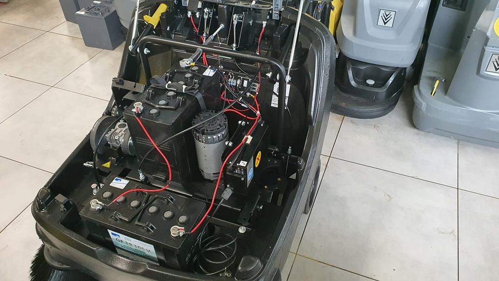 Tööstuslik kuivpühkimismasin KÄRCHER KM 85/50 W Bp Accu: pilt 10