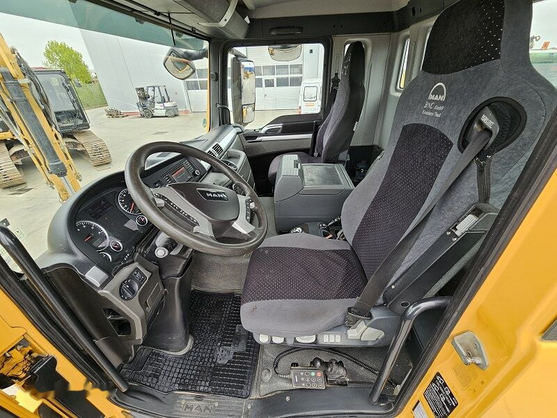 Interior photo 2: MAN MAN Langendorf TGS 26.480 TGS 26.480 liising MAN MAN Langendorf TGS 26.480 TGS 26.480
