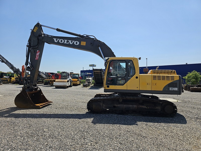 VOLVO EC240BNLC - Lintekskavaator: pilt 2 VOLVO EC240BNLC - Lintekskavaator: pilt 2