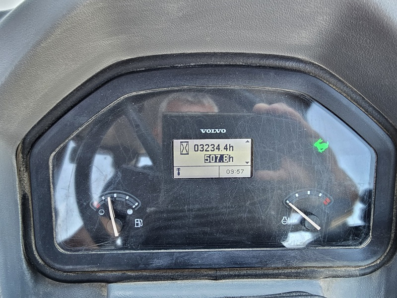 Rataslaadur VOLVO L30G: pilt 9